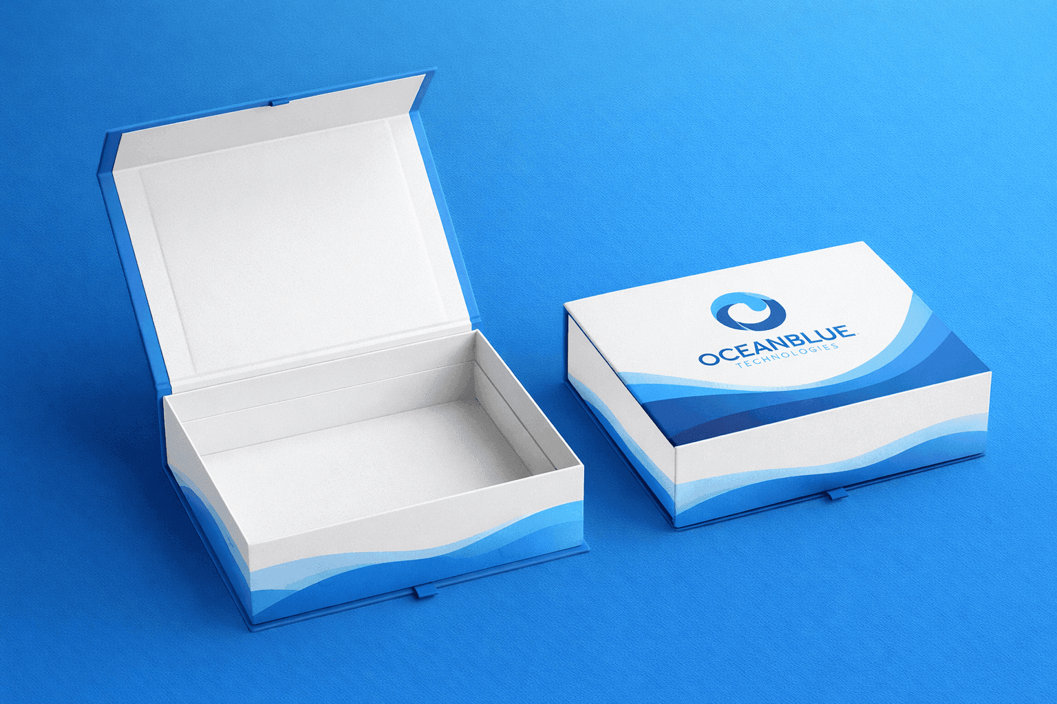 Rigid gift box with magnetic flip lid